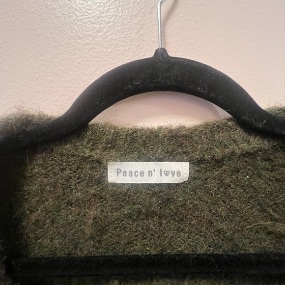 Soft green cardigan - Picture 2 of 11